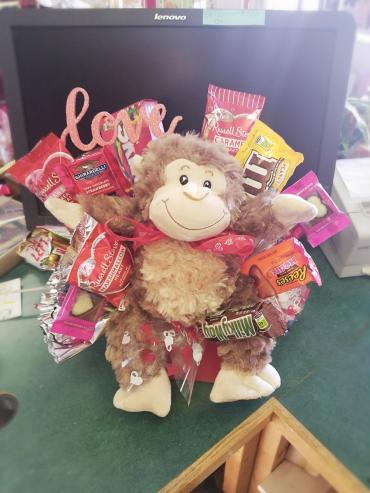 Valentine\'s Candy Bouquet with Plush Monkey