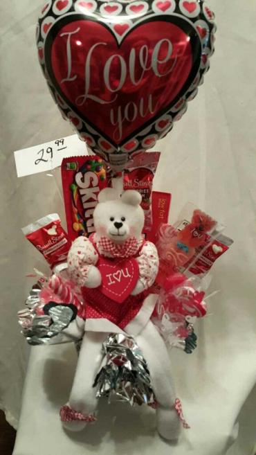 LOVEY CANDY BOUQUET WITH WHITE BEAR