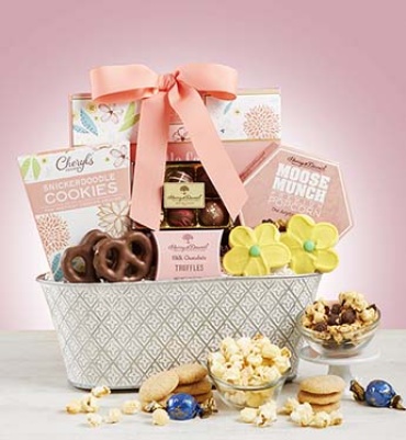 FULL BLOOM SWEET TREATS GIFT BASKET GRANDE