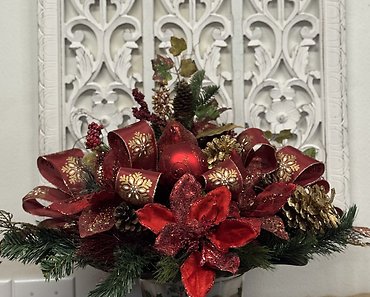 BOLD & BEAUTIFUL SILK MAGNOLIA CENTERPIECE