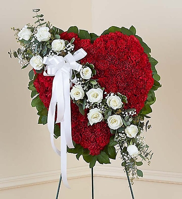 MAJESTIC WHITE ROSE HEART SPRAY