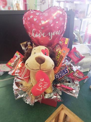 Valentine\'s Candy Bouquet with Puppy