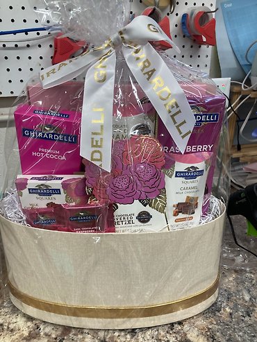 PURPLE CLASSIC GHIRARDELLI GIFT BASKET GRANDE