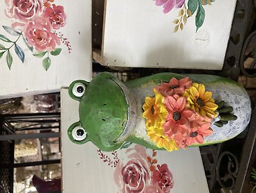 FROGGIE FLOWERS FOR MOM!