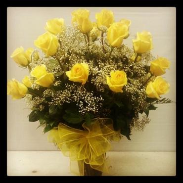 DEJAVU  GOLDEN YELLOW ROSES FOR YOU!