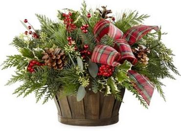 HOMECOMING PINE AND BERRY BASKET