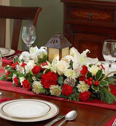 CLASSIC CENTERPIECE WITH LANTERN