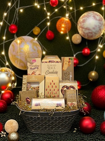 WINTER SNACK ATTACK GIFT BASKET