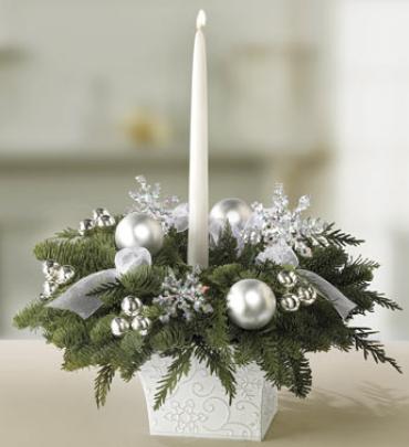 GLISTENING SNOWFLAKE CENTERPIECE