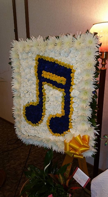 MUSICAL NOTE FLORAL SYMPATHY TRIBUTE