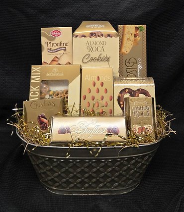 WINTER SNACK ATTACK GIFT BASKET