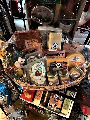 OUR BOUNTY GOURMET GIFT BASKET