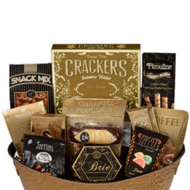 ROYAL TREAT GOURMET FOOD & CANDY GIFT BASKET