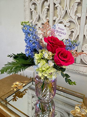 MOM IS LOVELY